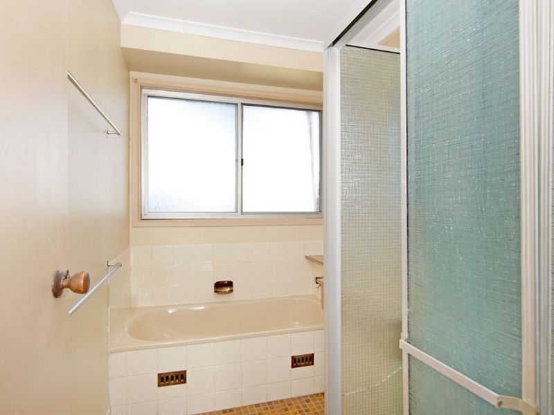 18 Grevillea Crescent, Berkeley Vale NSW 2261