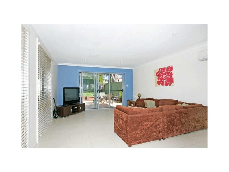 33 Yimbala Street, Killarney Vale NSW 2261