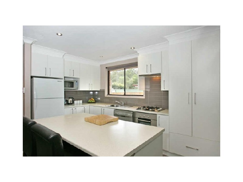 8 Janian Cl, Chittaway Bay NSW 2261