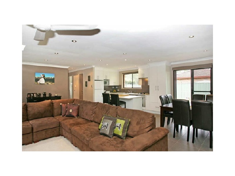 8 Janian Cl, Chittaway Bay NSW 2261