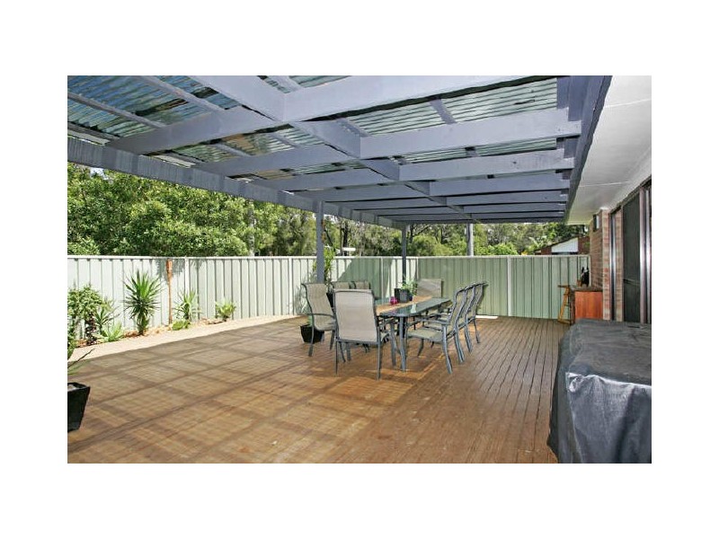 8 Janian Cl, Chittaway Bay NSW 2261