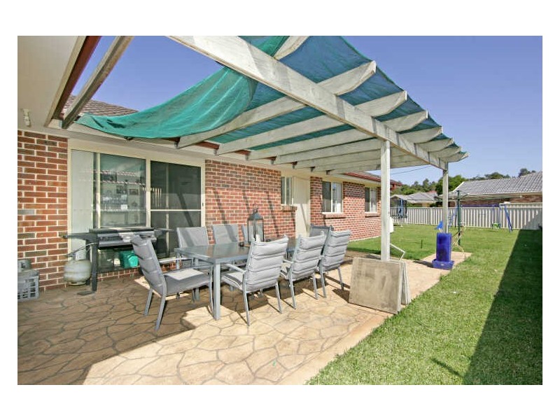 25 Lorraine Avenue, Berkeley Vale NSW 2261