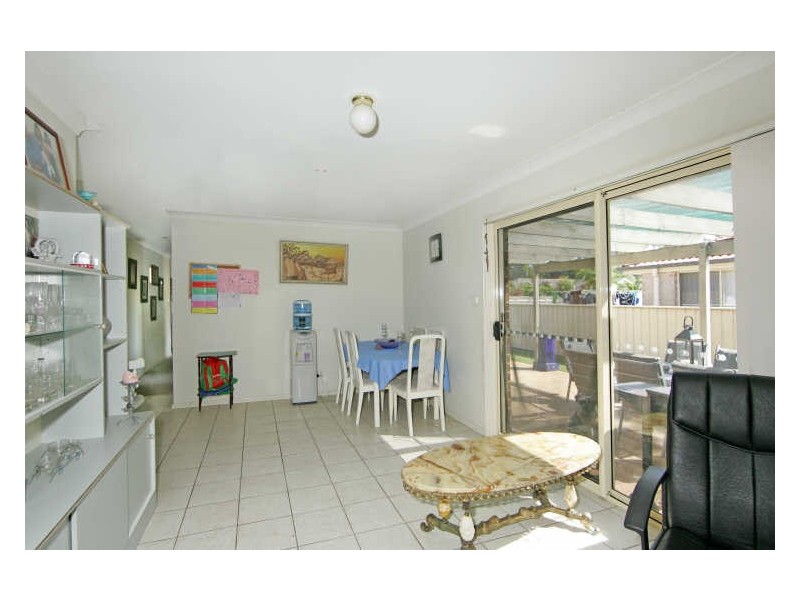 25 Lorraine Avenue, Berkeley Vale NSW 2261