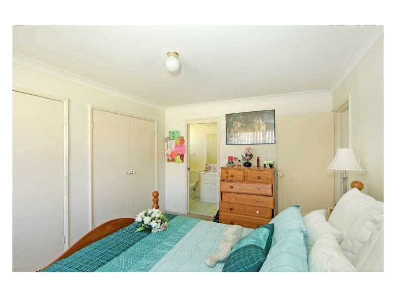 25 Lorraine Avenue, Berkeley Vale NSW 2261