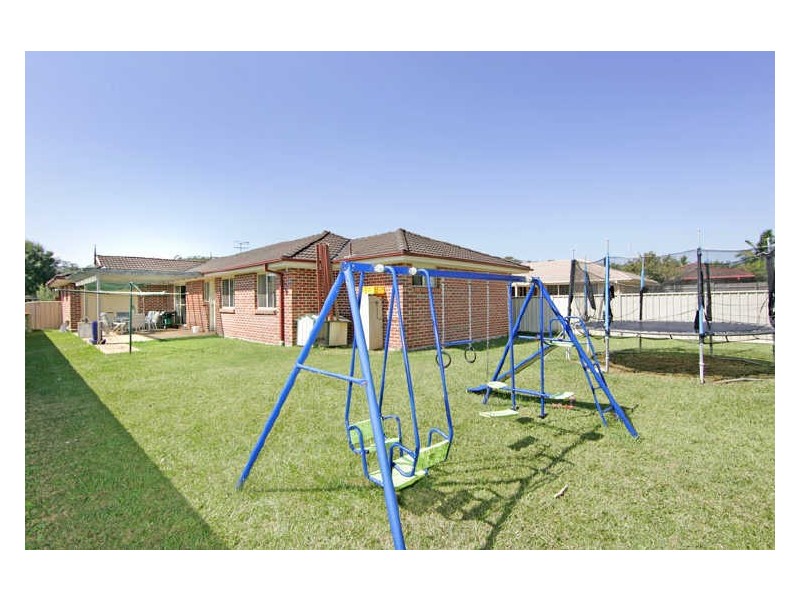 25 Lorraine Avenue, Berkeley Vale NSW 2261