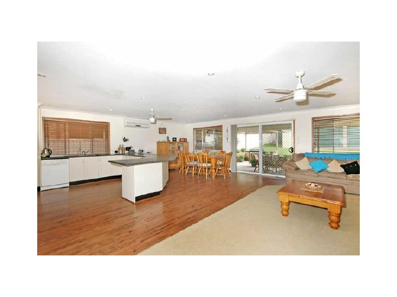 81 Hume Blvd, Killarney Vale NSW 2261