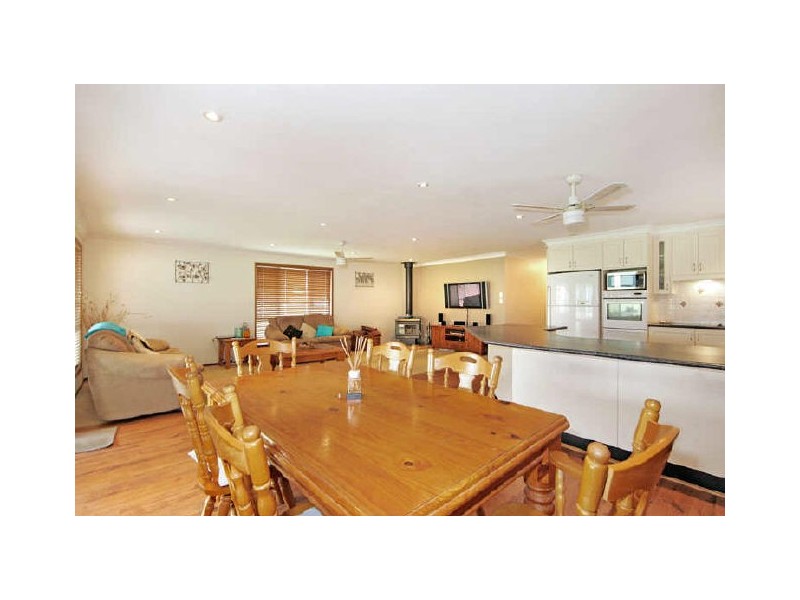81 Hume Blvd, Killarney Vale NSW 2261