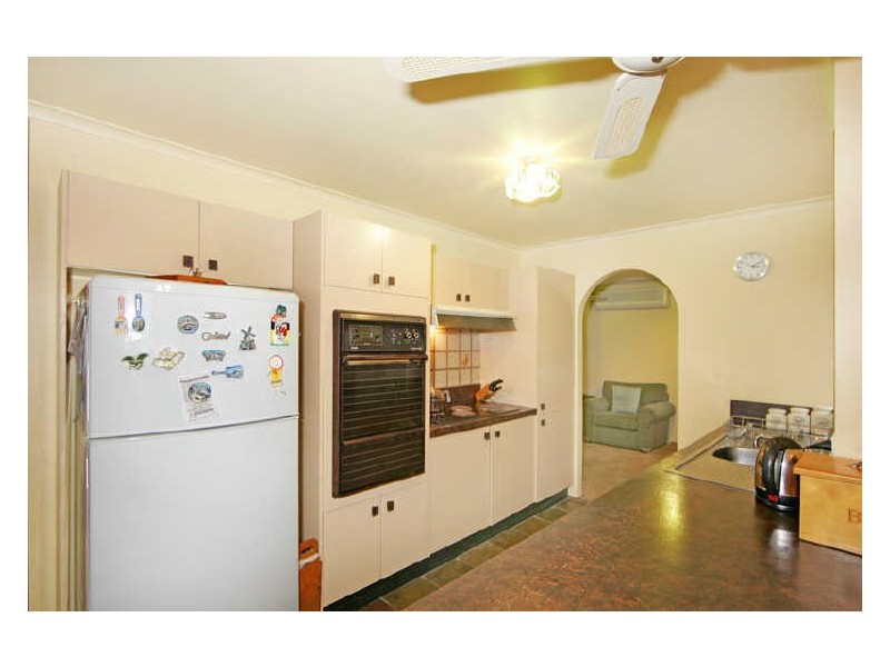 32 Kurraba Road, Berkeley Vale NSW 2261