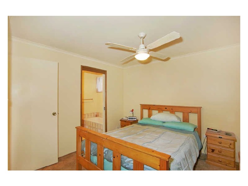 32 Kurraba Road, Berkeley Vale NSW 2261