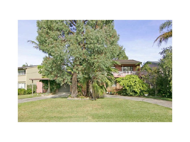 8 Hinemoa Ave, Killarney Vale NSW 2261