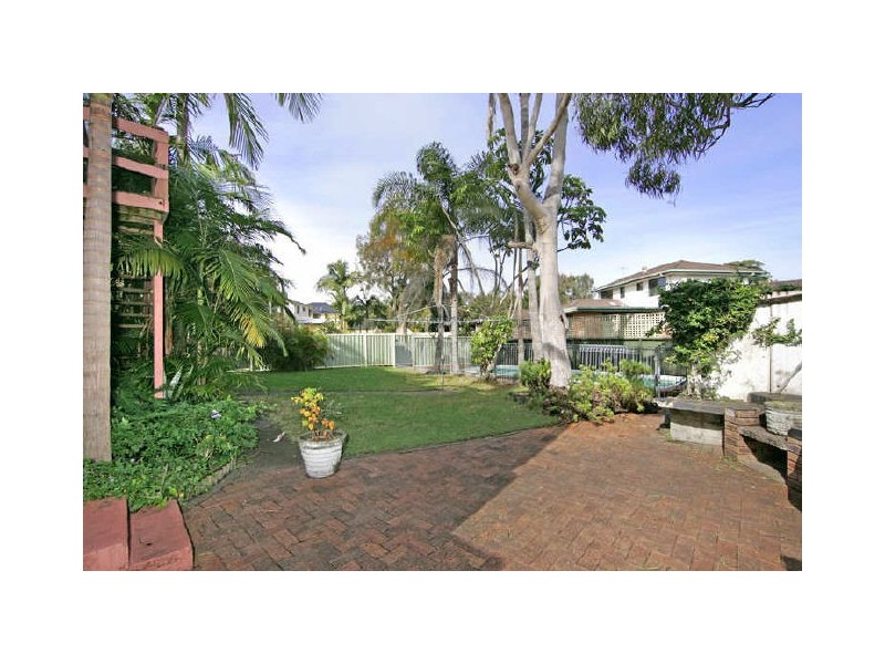 8 Hinemoa Ave, Killarney Vale NSW 2261