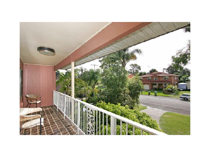 8 Hinemoa Ave, Killarney Vale NSW 2261