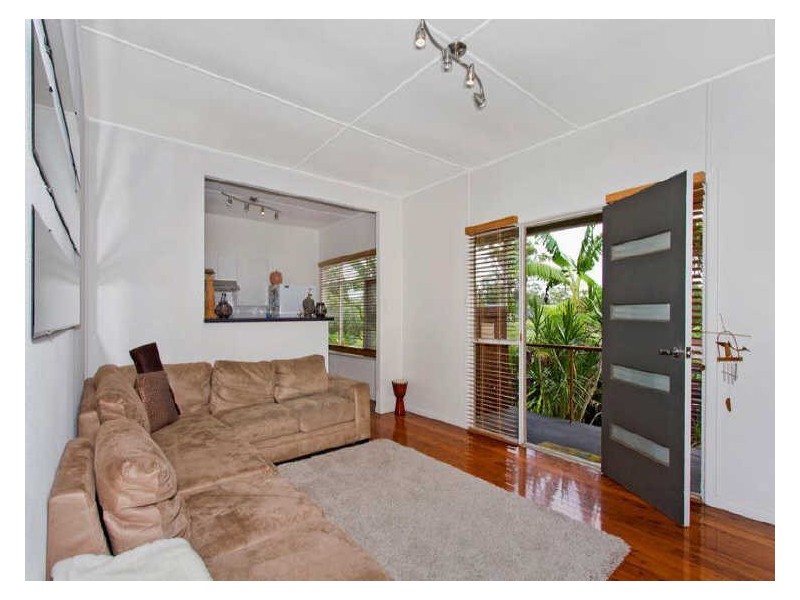 14 Roger Cresent, Berkeley Vale NSW 2261