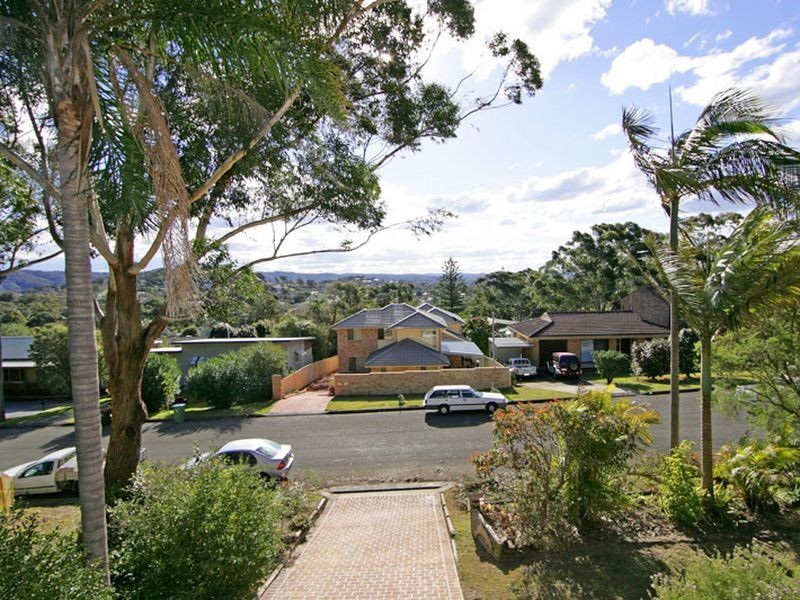 15 Toongara Avenue, Bateau Bay NSW 2261