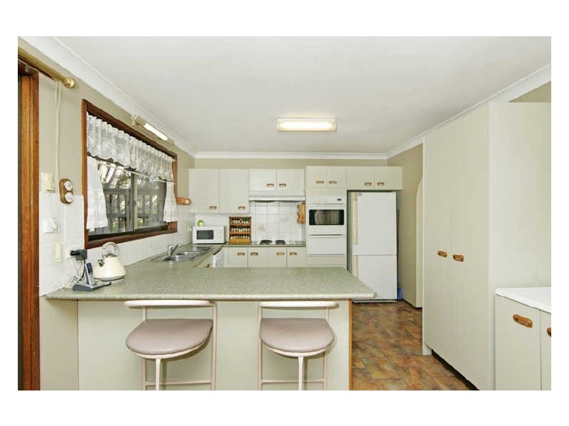 15 Toongara Avenue, Bateau Bay NSW 2261