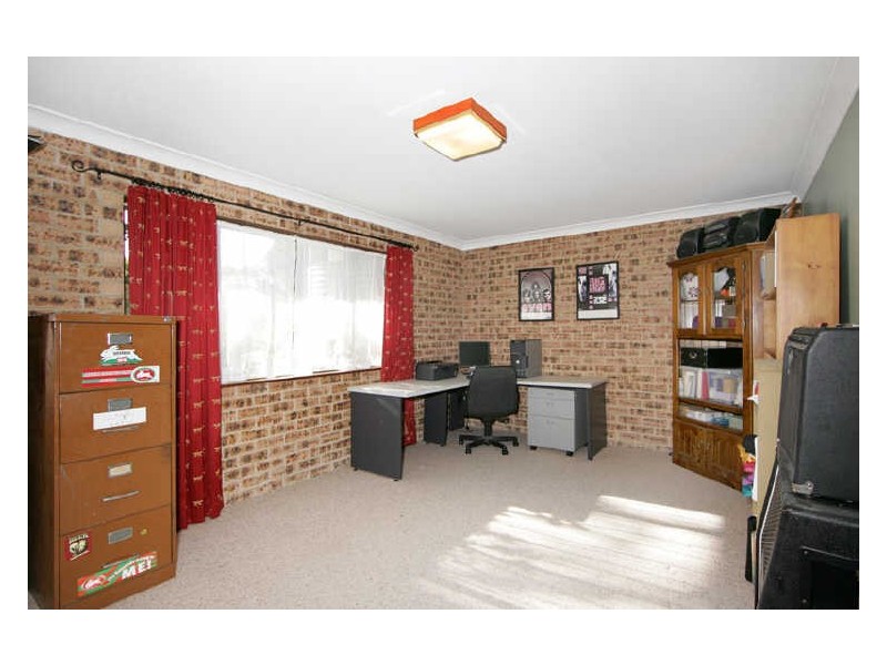15 Toongara Avenue, Bateau Bay NSW 2261