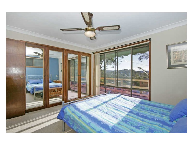 15 Toongara Avenue, Bateau Bay NSW 2261