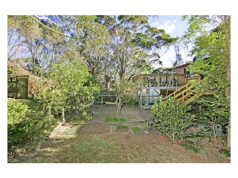 15 Toongara Avenue, Bateau Bay NSW 2261