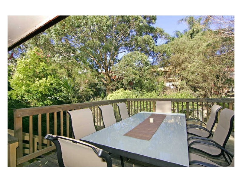 15 Toongara Avenue, Bateau Bay NSW 2261