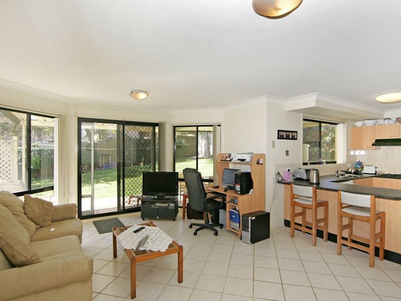 21 Stornaway Crescent, Berkeley Vale NSW 2261