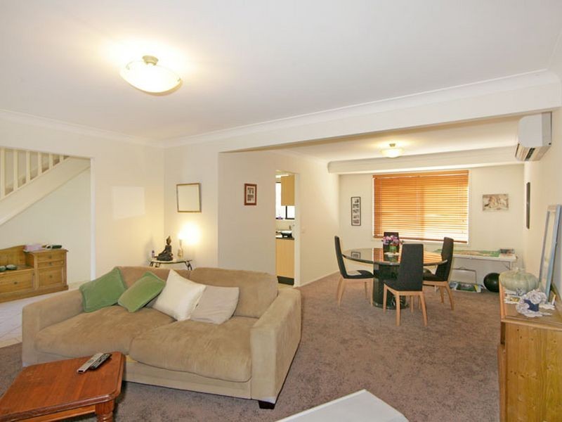 21 Stornaway Crescent, Berkeley Vale NSW 2261