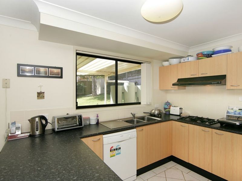21 Stornaway Crescent, Berkeley Vale NSW 2261