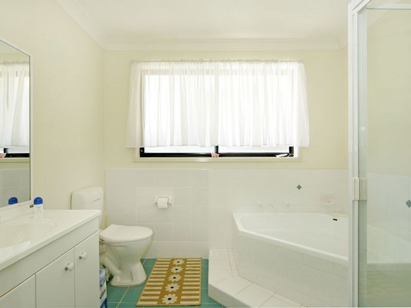 21 Stornaway Crescent, Berkeley Vale NSW 2261