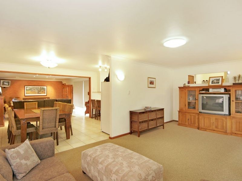 3 Shannon Parade, Berkeley Vale NSW 2261