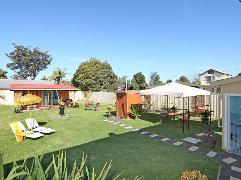 18 Crosby Crescent, Killarney Vale NSW 2261