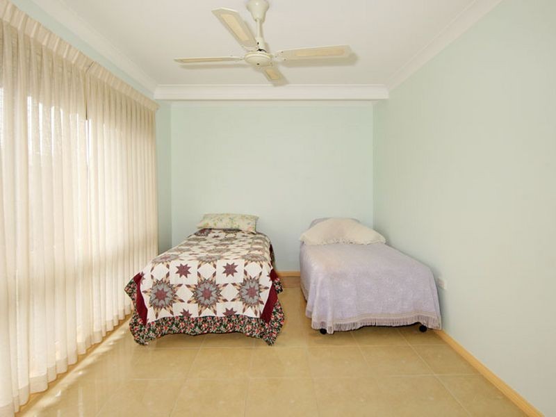 15 Naelcm Avenue, Killarney Vale NSW 2261