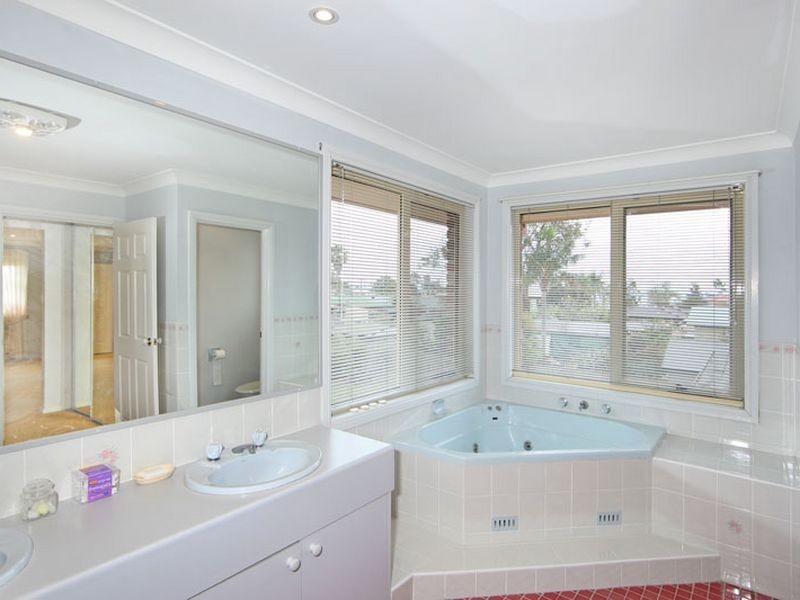 15 Naelcm Avenue, Killarney Vale NSW 2261