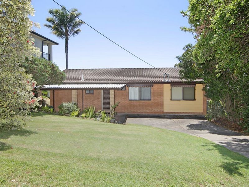 8 Wirigi Street, Berkeley Vale NSW 2261