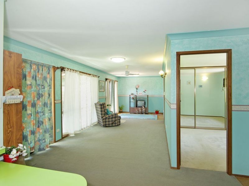 8 Wirigi Street, Berkeley Vale NSW 2261