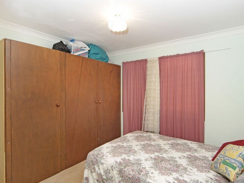 8 Wirigi Street, Berkeley Vale NSW 2261