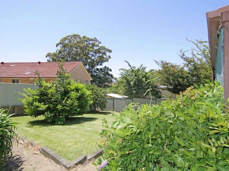 8 Wirigi Street, Berkeley Vale NSW 2261