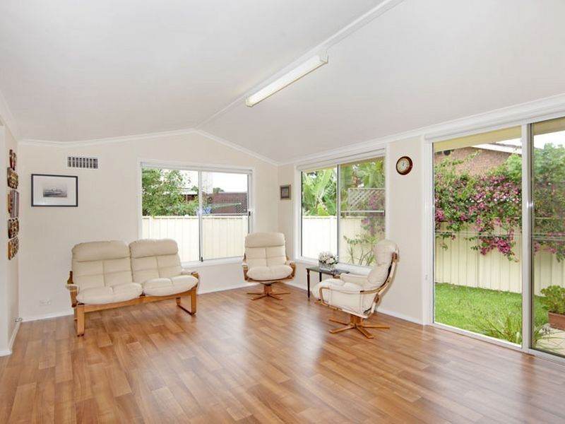 2 Cranbrook Crescent, Killarney Vale NSW 2261
