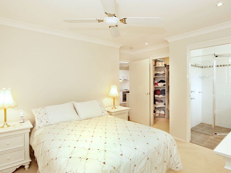 2 Cranbrook Crescent, Killarney Vale NSW 2261