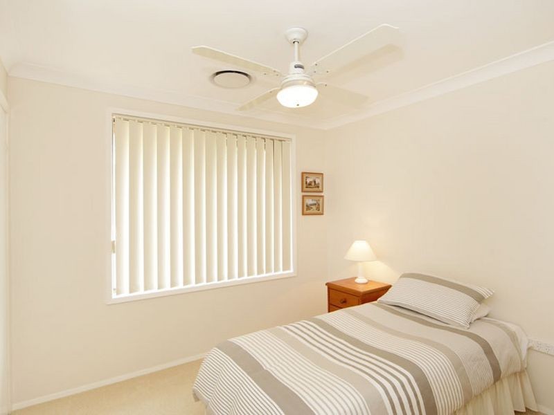 2 Cranbrook Crescent, Killarney Vale NSW 2261