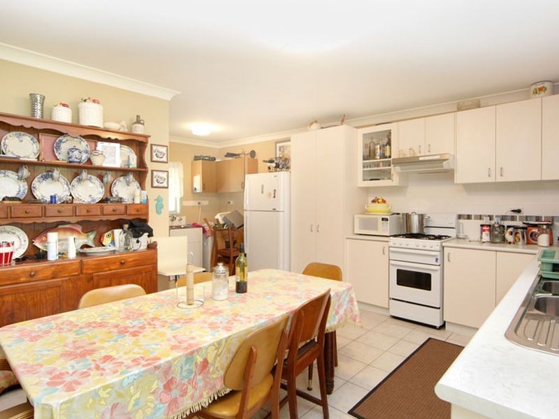 4 Campbell Avenue, The Entrance NSW 2261