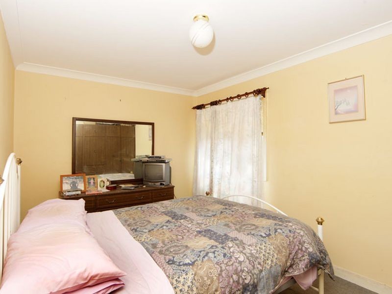 4 Campbell Avenue, The Entrance NSW 2261