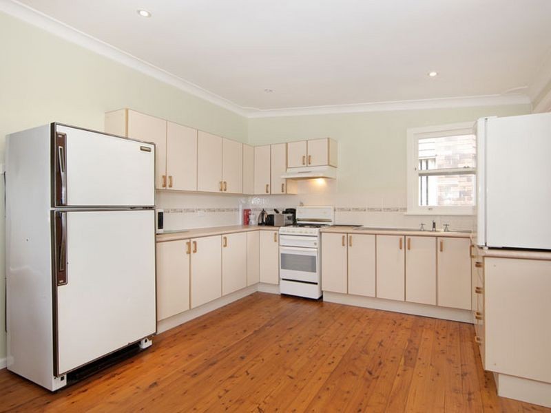 5 Kenmare Avenue, Berkeley Vale NSW 2261