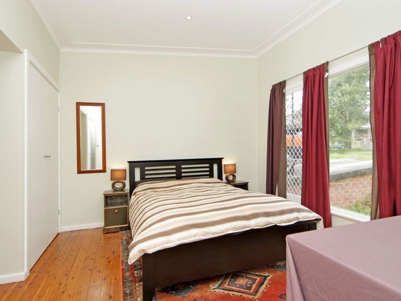 5 Kenmare Avenue, Berkeley Vale NSW 2261