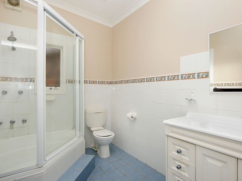 5 Kenmare Avenue, Berkeley Vale NSW 2261