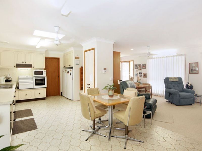 2 Ferndale Street, Killarney Vale NSW 2261
