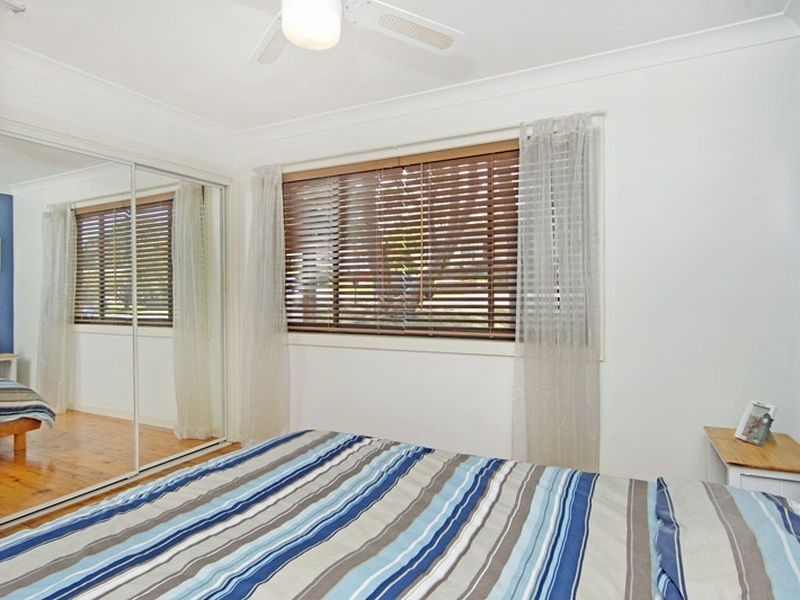 62 Albatross Road, Berkeley Vale NSW 2261