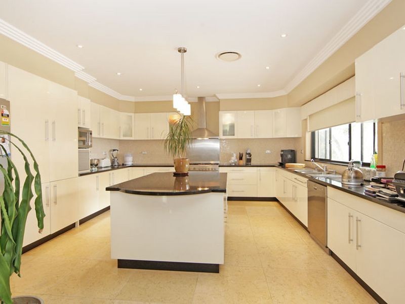 18 Lucinda Avenue, Killarney Vale NSW 2261