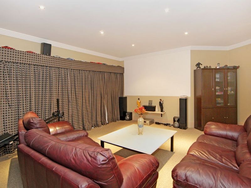 18 Lucinda Avenue, Killarney Vale NSW 2261
