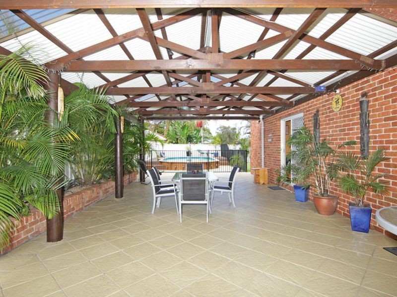 16 Crosby Crescent, Killarney Vale NSW 2261