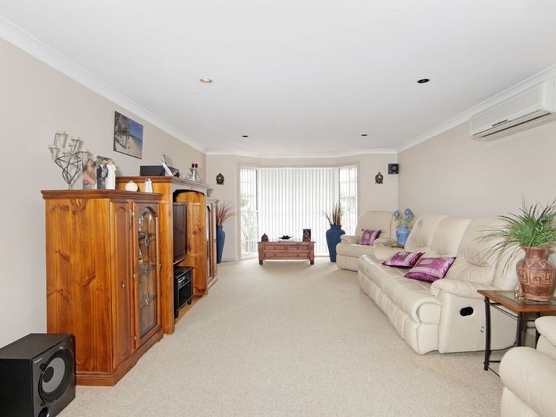 16 Crosby Crescent, Killarney Vale NSW 2261