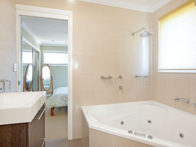 5 Carlyon Street, Killarney Vale NSW 2261